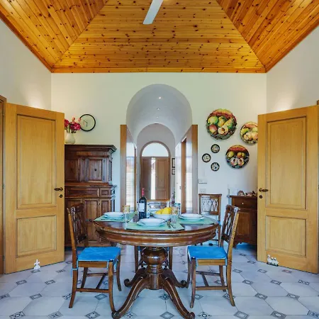Locazione Turistica Carlotta *