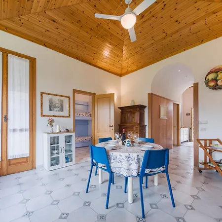 Locazione Turistica Carlotta Casa vacanze *