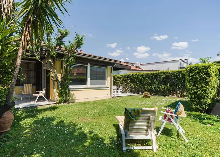 Carlotta By Interhome Holiday home Forte dei Marmi